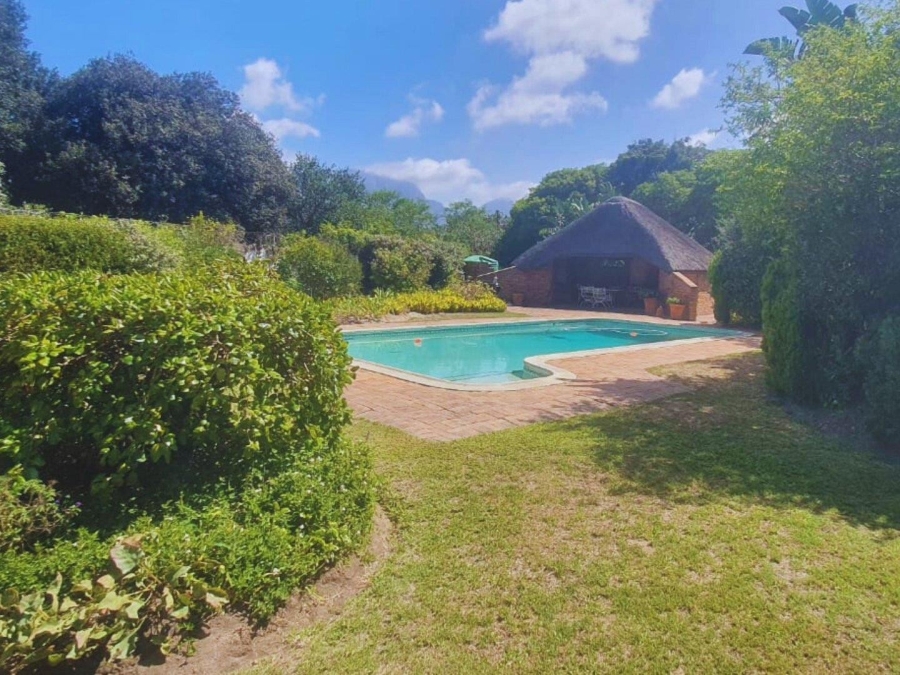 To Let 4 Bedroom Property for Rent in Constantia Western Cape